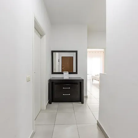 Lungomare Cozy By Pikhost شقة