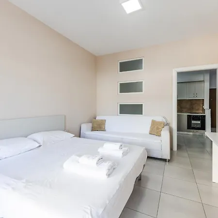 Lungomare Cozy By Pikhost شقة