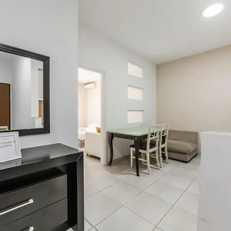 Lungomare Cozy By Pikhost شقة فلورا