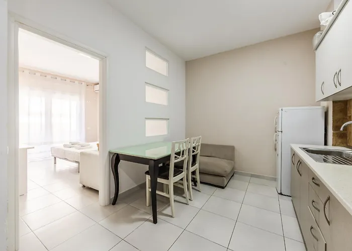 Lungomare Cozy By Pikhost * Vlorë